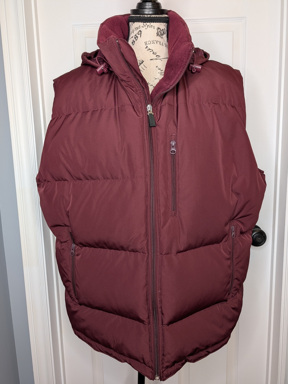 Roots Men's Puffer Vest Down Filled Cozy Burgundy Size L Unisex